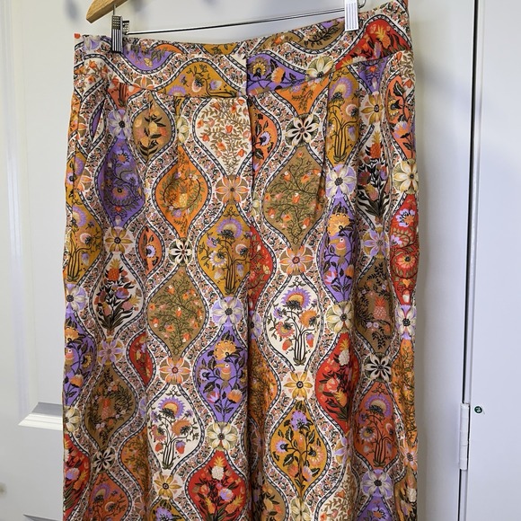 FARM Rio Multicolor Patterned Cropped Pants - Picture 2 of 16